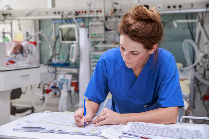 Niedersächsische Initiative zum Bürokratieabbau in den Krankenhäusern fordert Bund auf, medizinisches und pflegerisches Personal von Dokumentationspflichten zu entlasten.