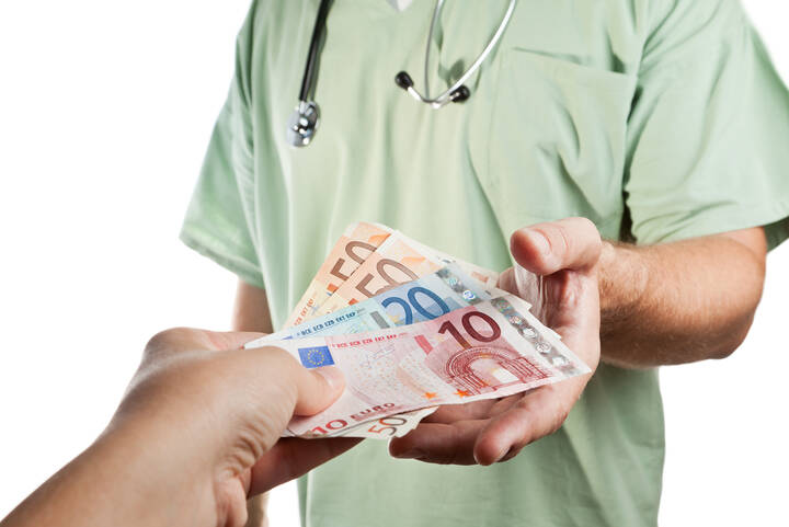 Das Geld soll ausländische Fachkräfte aus Drittstaaten bei der Integration in den NRW-Arbeitsmarkt unterstützen.