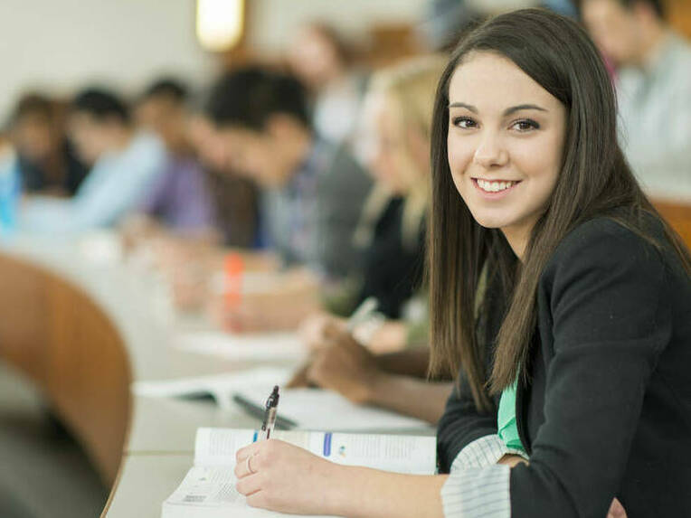 Zwischen Hochschule und Praxisort