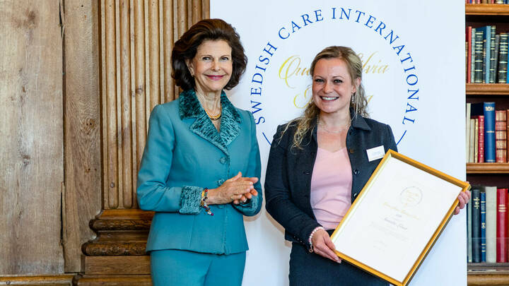 Pflegeschülerin Annette Löser erhält königliche Auszeichnung