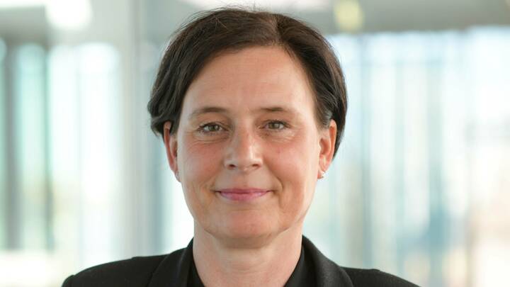 Franziska Landgraf bleibt Pflegedirektorin der Charité – Universitätsmedizin Berlin. Stephanie Schönbeck ist stellvertretende Pflegedirektorin.