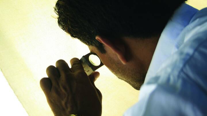 Das Institut Arbeit und Technik hat untersucht, wie sich tarifgerechte Löhne auf die Attraktivität des Pflegeberufs auswirken. 