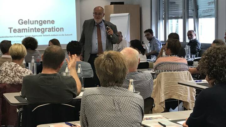 Neues Seminar für Stationsleitungen erfolgreich gestartet 