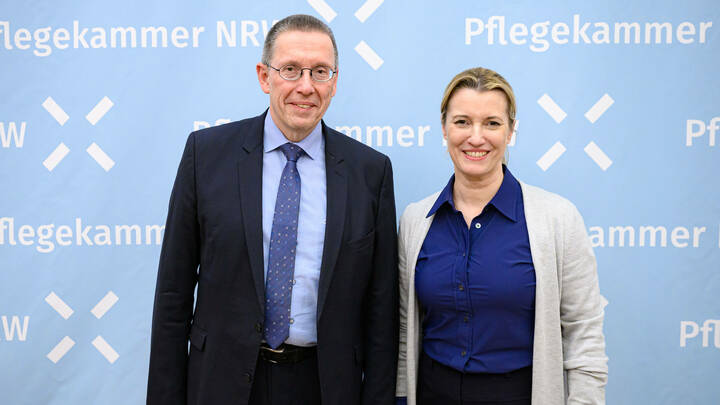 Sandra Postel ist mit absoluter Mehrheit zur Präsidentin der Pflegekammer Nordrhein-Westfalen gewählt worden. 