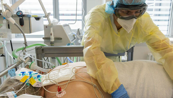 DIVI empfiehlt Bauchlagerung für COVID-19-Erkrankte