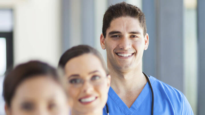 Andreas Westerfellhaus hat ein 5-Punkte-Programm für bessere Arbeitsbedingungen in der Pflege vorgestellt.