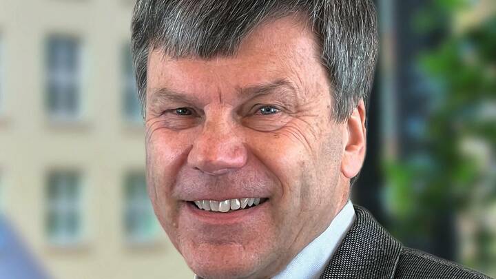 Sollte die Pflege einen vollwertigen Platz im G-BA bekommen? Der renommierte Jurist Ulrich Wenner plädiert dafür, an der Besetzung des Gremiums vorerst nichts zu verändern.