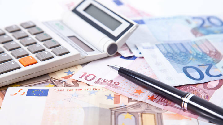 100 Mio. Euro für Prämien-Auszahlungen an Pflegepersonal in Krankenhäusern reichen laut DBfK und Pflegekammern nicht aus.