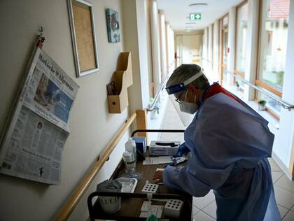 Eine Studie der Hochschule Esslingen beleuchtet die Lage in der Langzeitpflege in Baden-Württemberg während der ersten drei Pandemiewellen.