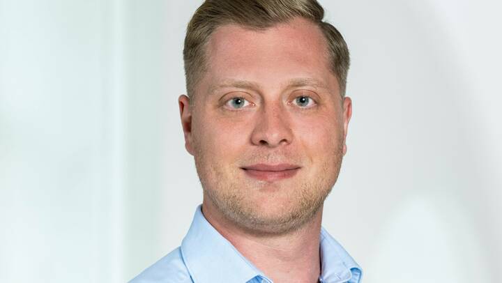 Robert Baum, Pflegeexperte für Social Media und Recruiting am Deutschen Herzzentrum der Charité (DHZC), sorgt sich über den zunehmenden Extremismus und plädiert für mehr Menschlichkeit.