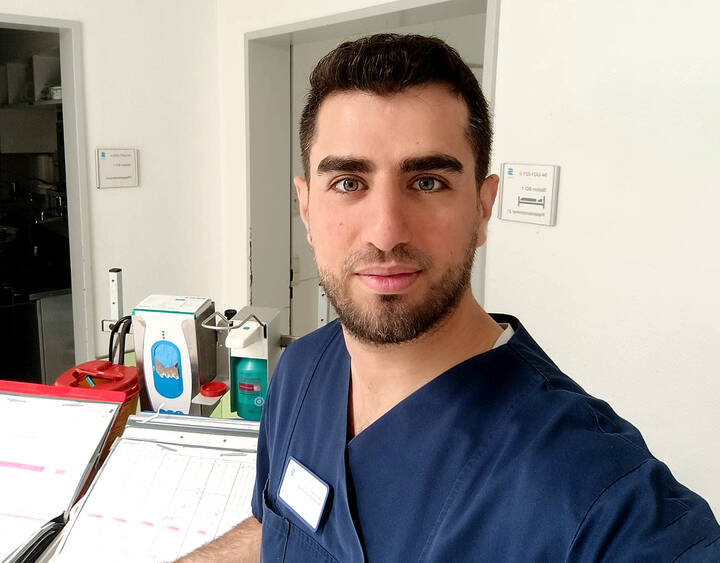 Pflegefachmann Ahmad Alkhalil aus den Vereinigten Arabischen Emiraten lebt seit fünf Monaten in Deutschland.