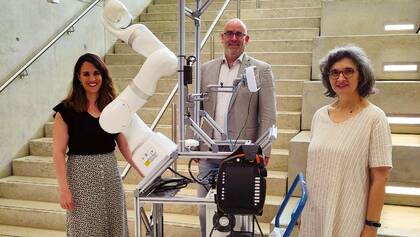 „PfleKoRo – Pflege erleichtern durch kooperierende Robotik“ ist ein ingenieurwissenschaftliches Entwicklungsprojekt, das Pflegefachpersonen erstmals gleichberechtigt in den Forschungsprozess einbezog. 