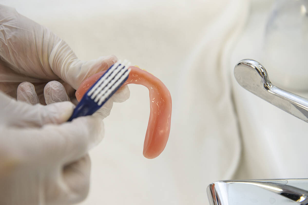 Gute Zahngesundheit im Alter ohne Pflege kaum erreichbar