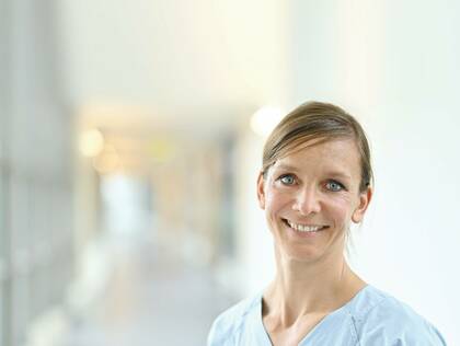 Ein Gespräch mit der Psychologin Teresa Deffner, wie Pflegende Risikopatienten erkennen und den Stress für Patienten möglichst gering halten können.