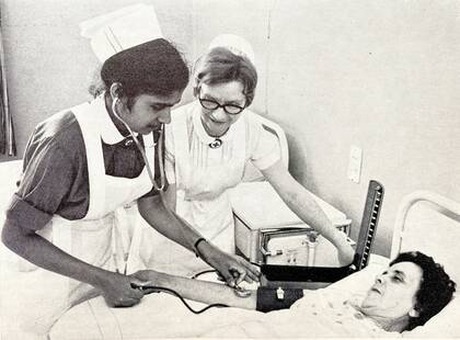 Die gezielte Anwerbung ausländischen Pflegepersonals ist kein neues Phänomen – ebenso wenig wie die Herausforderungen, die sich dabei stellen.