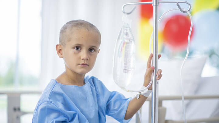 Drastische Maßnahme, weil Pflegende fehlen: Das Kinderkrebszentrum der Charité nimmt derzeit keine neuen Kinderkrebs-Patienten auf. 