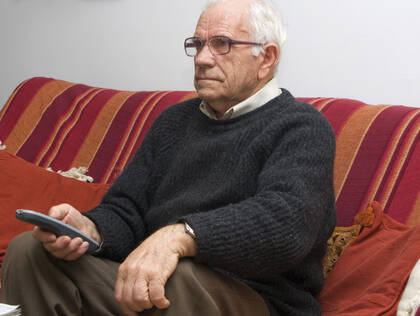 Ziehen Menschen in eine Pflege­einrichtung, führt dies oft zu sozialer Isolation und erlernter Hilflosigkeit. So kann die Negativspirale durchbrochen werden.