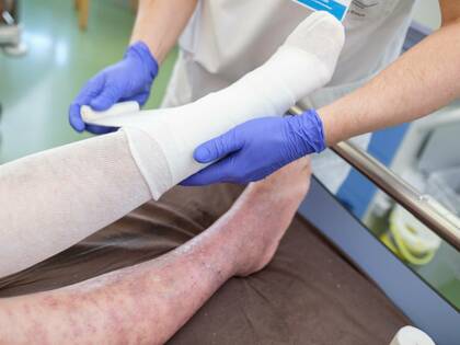 Rosa Zeiten für Pflegehandschuhe?