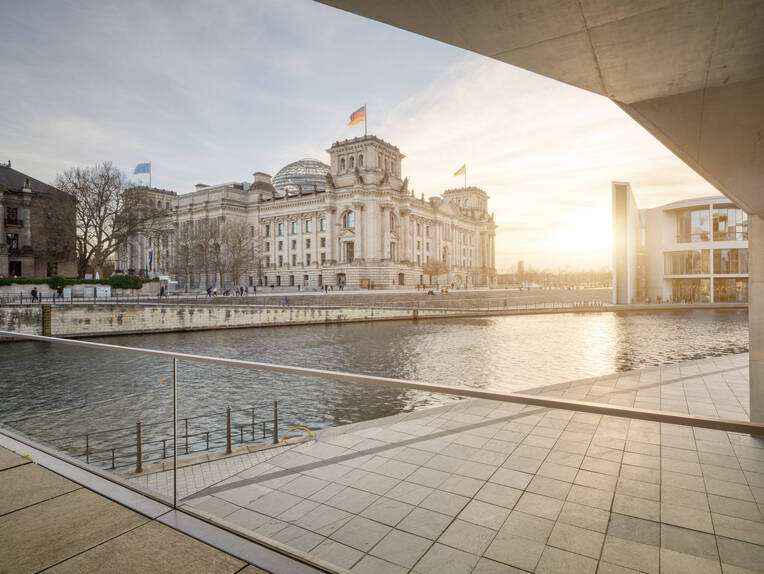 Was die Parteien für die Pflege planen