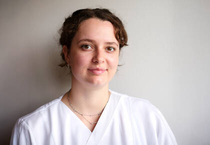 Fünf Wochen lang hat Auszubildende Michaela Zellmer gemeinsam mit ihrem Kurs eine dermato­logische Station am Universitätsklinikum Schleswig-Holstein in Kiel mitorganisiert. Die angehende Pflegefachfrau berichtet, wie sie die Verantwortung erlebt hat. 
