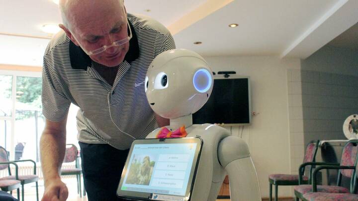 Der Deutsche Pflegerat (DPR) will die Digitalisierung der Pflege verbessern und hat dazu ein Positionspapier mit Vorschlägen veröffentlicht. 