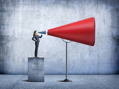 Ob im Verband, in der Gewerkschaft oder auf Social Media – Pflegefachpersonen zeigen, wie berufliches Engagement politische Wirkung entfalten kann. Ein Überblick über Wege, Einfluss zu nehmen und die Pflege voranzubringen.