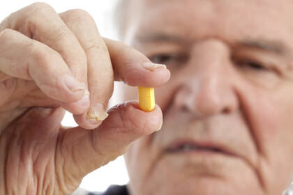 Laut AOK werden in deutschen Pflegeheimen immer mehr Bewohnende dauerhaft mit Beruhigungsmitteln behandelt. 