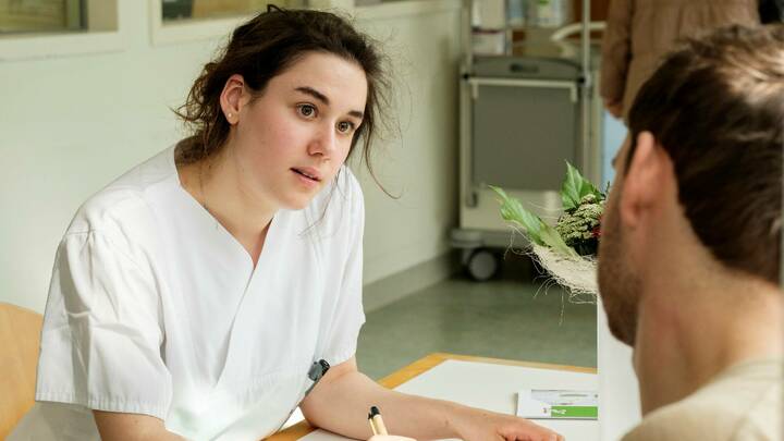 Das Zentralinstitut für Seelische Gesundheit will herausfinden, wie die Arbeit von akademisch qualifizierter Pflegefachpersonen in der Psychiatrie aussieht.