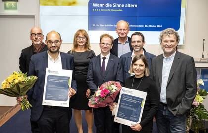 Gleich zwei wissenschaftliche Studien sind mit dem Schöller-Preis für Altersmedizin 2024 ausgezeichnet worden.  Gleich zwei wissenschaftliche Studien sind mit dem Schöller-Preis für Altersmedizin 2024 ausgezeichnet worden.