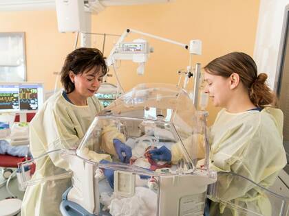 Das Universitätsklinikum Münster hat ein spezielles Traineeprogramm für die Arbeit auf einer interdisziplinären Kinderintensivstation entwickelt.