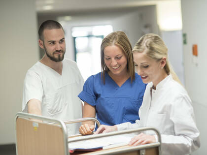 Das Konzept „DanA“ zielt auf eine frühe Erkennung und Behandlung des Delirs ab.