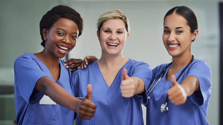 Deutlich mehr Anerkennungen von im Ausland erworbenen Abschlüssen zur Gesundheits- und Krankenpflege. 