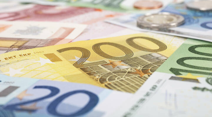 Im Ringen um eine bessere Pflege hat Niedersachsens Sozialministerin Reimann "ganz schnell" Steuerzuschüsse für die Pflegeversicherung gefordert. 