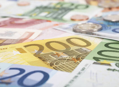 Wie die Krankenversicherungen steckt auch die Pflege in chronischen Finanznöten. Die Ministerin bereitet ein Paket mit Gegenmaßnahmen vor.