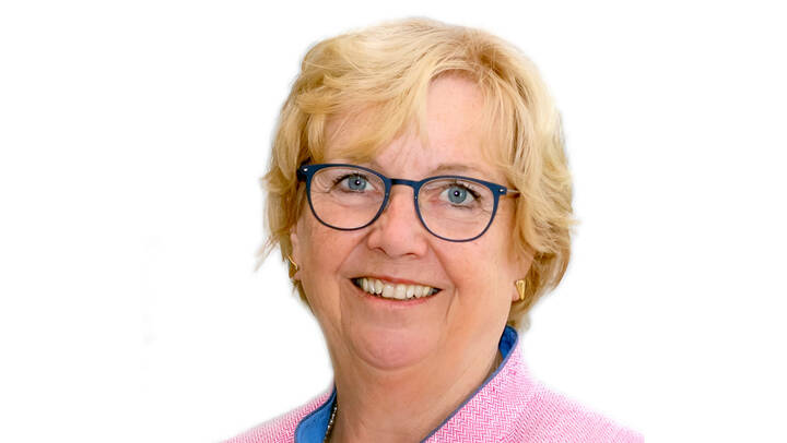 DBfK-Präsidentin Christel Bienstein fordert mehr Offenheit von Ärztinnen und Ärzten für neue Versorgungsmodelle.