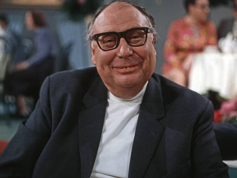 Mit Witz und feiner Ironie blickt die Glosse auf Pflegepolitik und Sprachdebatten – inspiriert vom Stil Heinz Erhardts und überraschend aktuell.