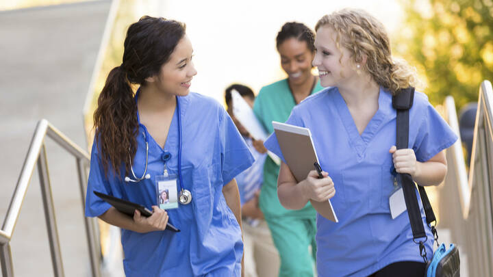 Als Tutor Bachelor-Studierende begleiten