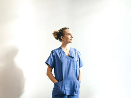 Berufspädagogin Julia Göhler erläutert, was es braucht, um in der Pflege angemessen mit Dilemmata umzugehen. 