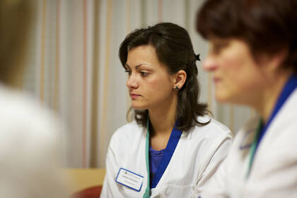 Der Deutsche Pflegerat (DPR) hat ein Positionspapier zur Personalbemessung in der stationären Langzeitpflege veröffentlicht. Es soll Orientierung in der Umsetzung der Personalbemessung (PeBeM) bieten.