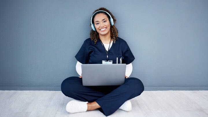 Warum starre Lehrpläne die Pflegeausbildung bremsen – und wie Lernräume echte Verantwortung ermöglichen.