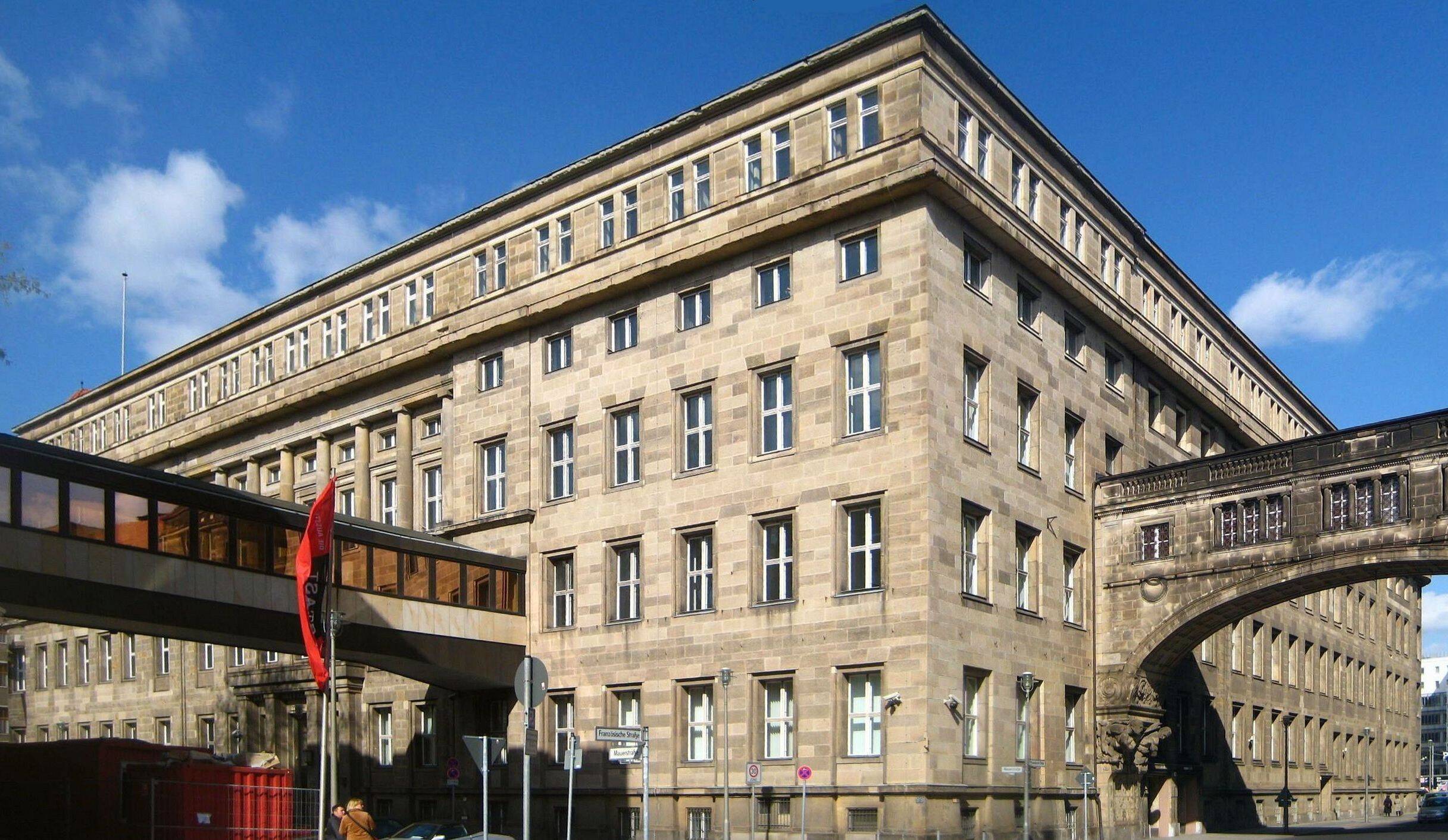 Bundesregierung setzt Pflegestrukturkommission für Reform der ...