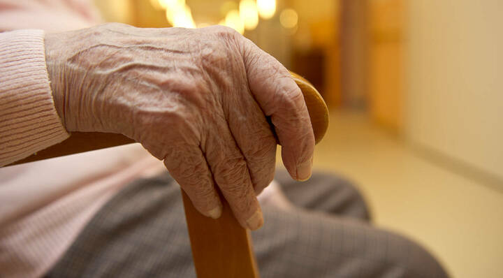 Pflegedienste müssen immer öfter Senioren abweisen