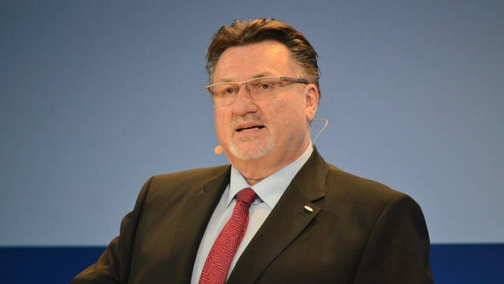 Wagner: "Es muss sich wieder lohnen, in der Pflege zu arbeiten"