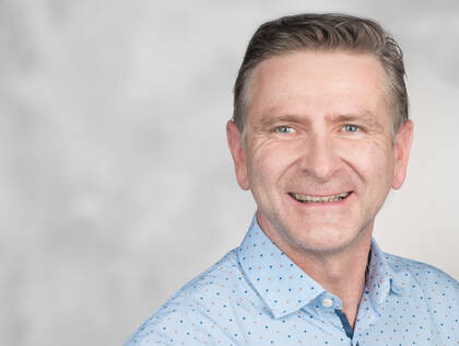 Georg Niederalt, Pflegeexperte für Stuhlableitungssysteme, erklärt, welche Indikationen die verschiedenen Systeme erfordern und worauf bei deren Anwendung zu achten ist.