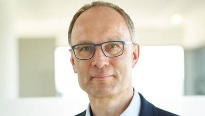 Connext und Vivendi prägen die Pflegesoftware in Deutschland. Neue Entwicklungen zeigen, wie digitale Lösungen Pflegeprozesse und Versorgung vernetzen können.