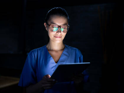 Das Cluster "Zukunft der Pflege" überprüft neue Technologien auf ihre Praxistauglichkeit. Hier stellen sie aktuelle Erprobungen vor.