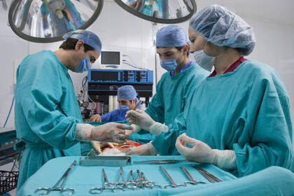 Laut einer neuen Studie führen Eingriffe vor dem Wochenende zu mehr Komplikationen als jene nach dem Wochenende.