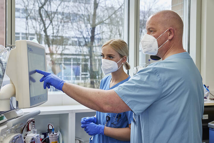 Statt an den Krankenhäusern "herumzudoktern", verlangt der Deutsche Pflegerat eine "wirkliche Revolution im Pflege- und Gesundheitswesen". 