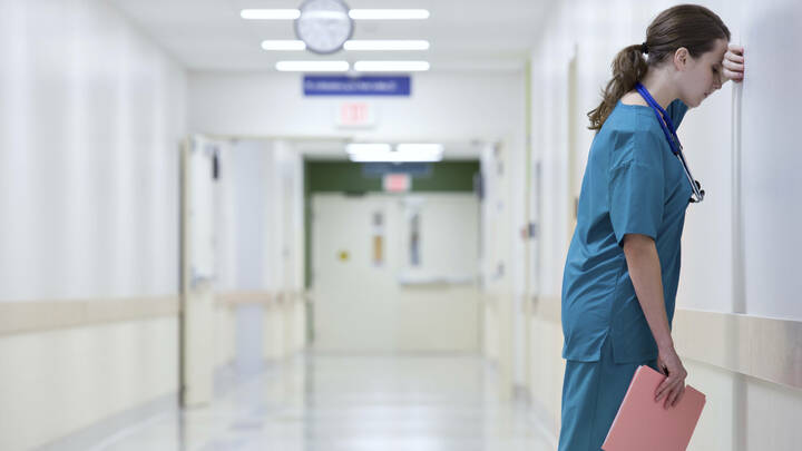 Überlastete Pflegende flüchten in Leiharbeit