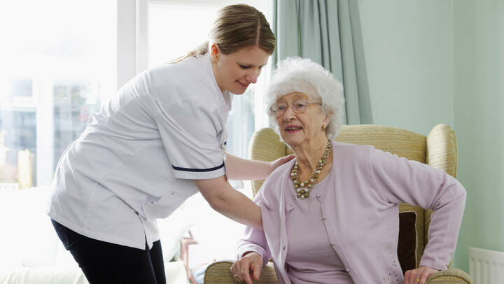 "Gefährliche Entwicklungen" in der Altenpflege